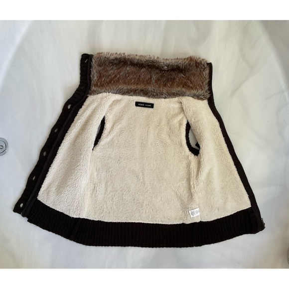 Black Rivet Sweater Vest Glll size XL JR with Faux Collar & Fleece Lined SALE❗️ - Picture 11 of 15